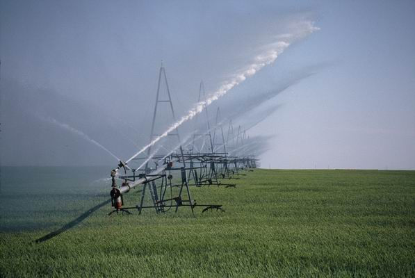 Aproape 1.900 de hectare din raionul Briceni vor fi conectate la un sistem modernizat de irigare.