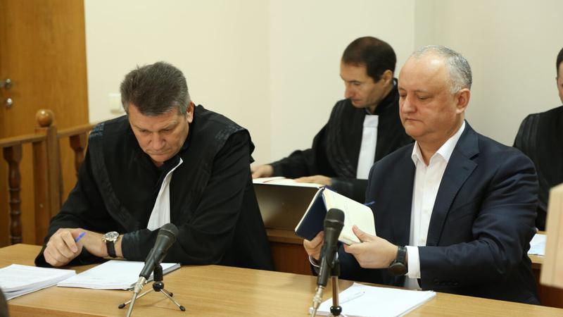 Суд по делу Додона приостановлен: прокуроры собирают новые доказательства.