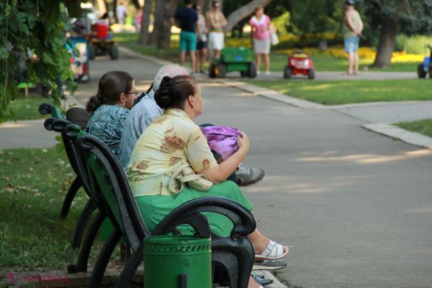 Cea mai importantă sursă de venit pentru chișinăueni rămân a fi plăţile salariale - 60,1%. Foto: ziarulnational.md