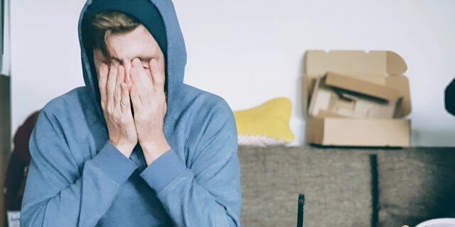 Зумеры столкнулись с «беспрецедентным уровнем выгорания» из-за работы.
