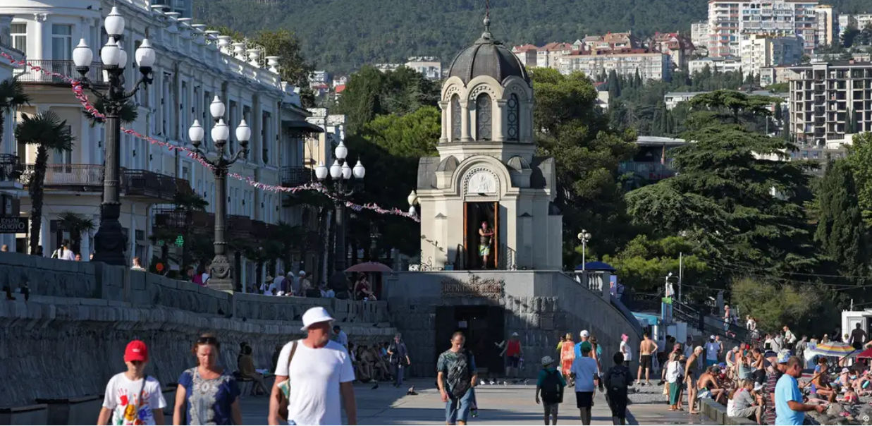 В Крыму начали продавать "национализированные" объекты.