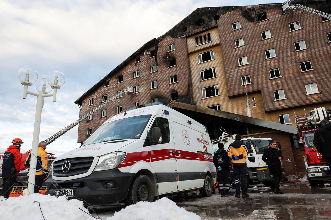 În incendiul din Turcia au murit 14 membri ai unei familii.