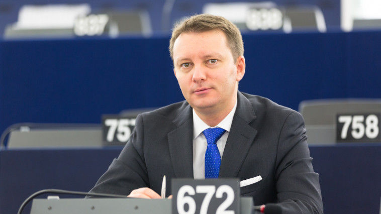 Евродепутат отметил, что НЕПМ действовала против воли ЕНП.