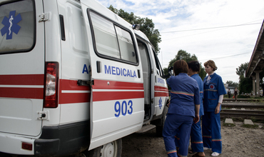 Două persoane au ajuns sîmbătă, la spitalul de boli infecţioase "Toma Ciorbă" după ce au luat prânzul la cantina magazinului Metro din sectorul Râşcani al capitalei.