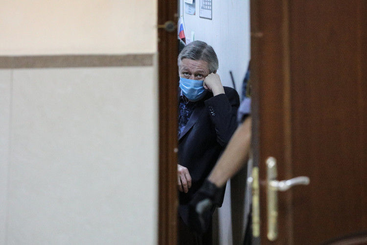 Михаил Ефремов "исчез" из колонии.
