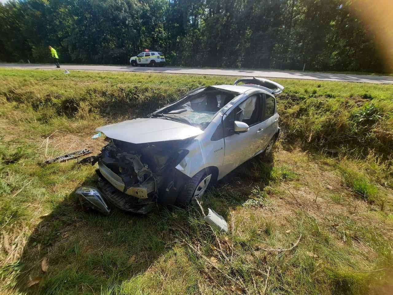 В Страшенах автомобиль съехал с дороги и перевернулся.