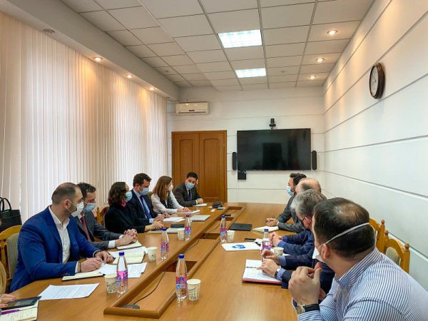 Минздрав обсудил с ЕИБ и БРСЕ строительство больниц в Бельцах и Кагуле.