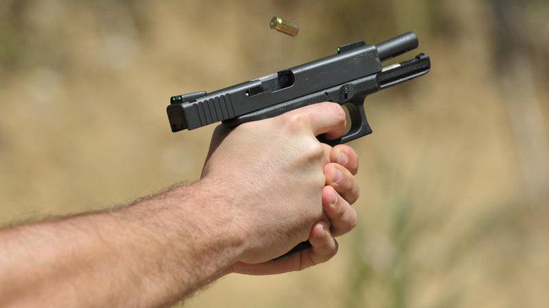Potrivit poliției, împuşcătura a fost efectuată dintr-o armă pneumatică.