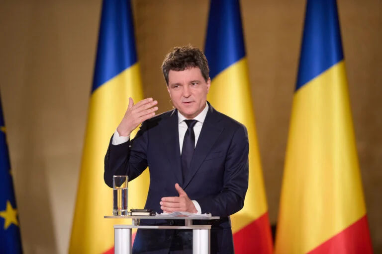 Никушор Дан официально вступил в должность президента Румынии.