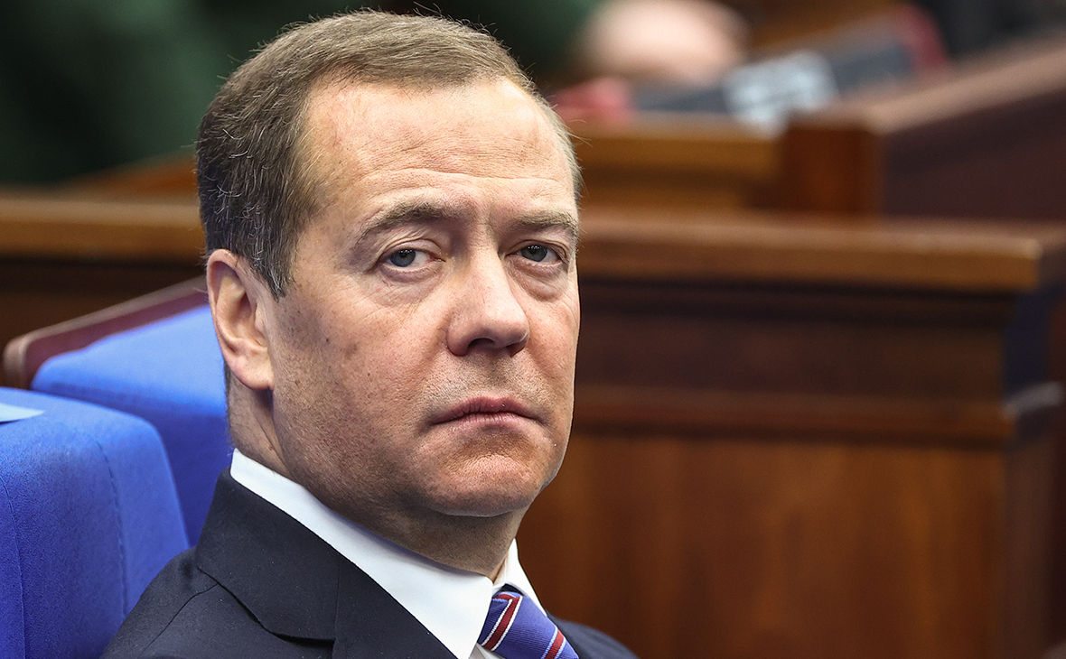 Медведев: Евросоюз готовит украинцев к тому, чтобы они умерли «за европейскую перспективу».