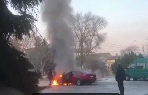 В Бельцах загорелась машина: пожарные несколько минут тушили пламя