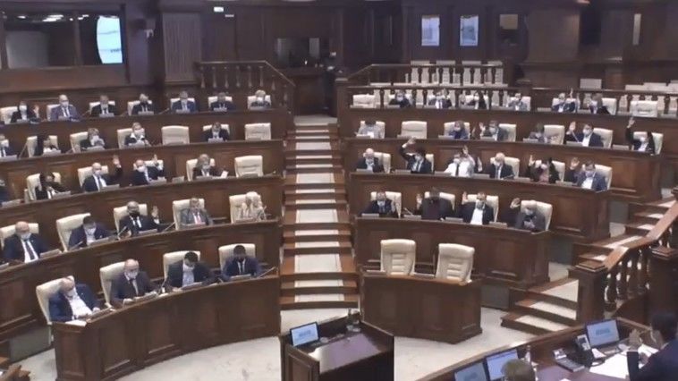 Депутаты не поддержали предложение заслушать Войку по делу анаболиков.
