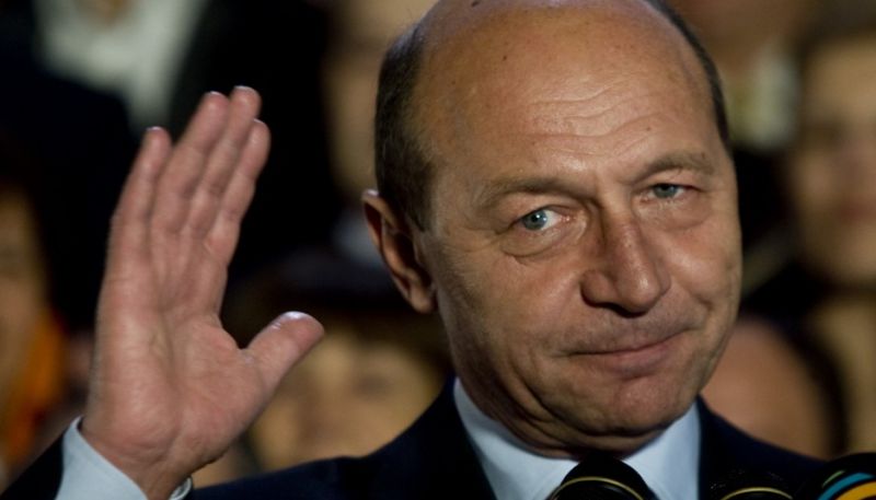 Băsescu către Dodon: Cu câtă credibilitate aţi rămas în calitate de preşedinte