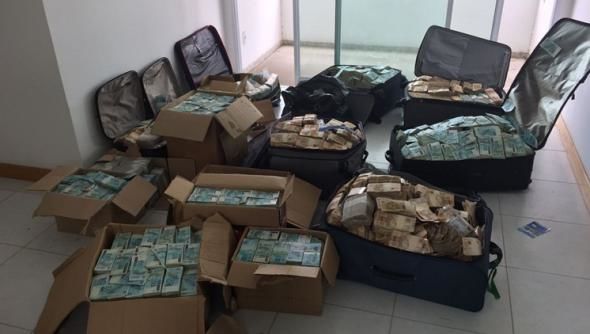 16 milioane de dolari găsiți în apartamentul unui fost ministru
