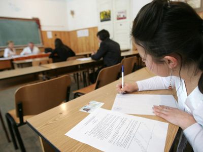Сумма неофициальных платежей в системе образования резко возросла с 2006 года до настоящего времени.  Фото: trm.md