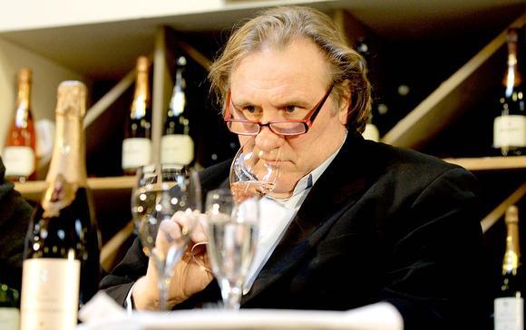 Din ce în ce mai apreciat în ţara de adopţie! Gérard Depardieu a fost propus pentru postul de ministru al Agriculturii în Crimeea.