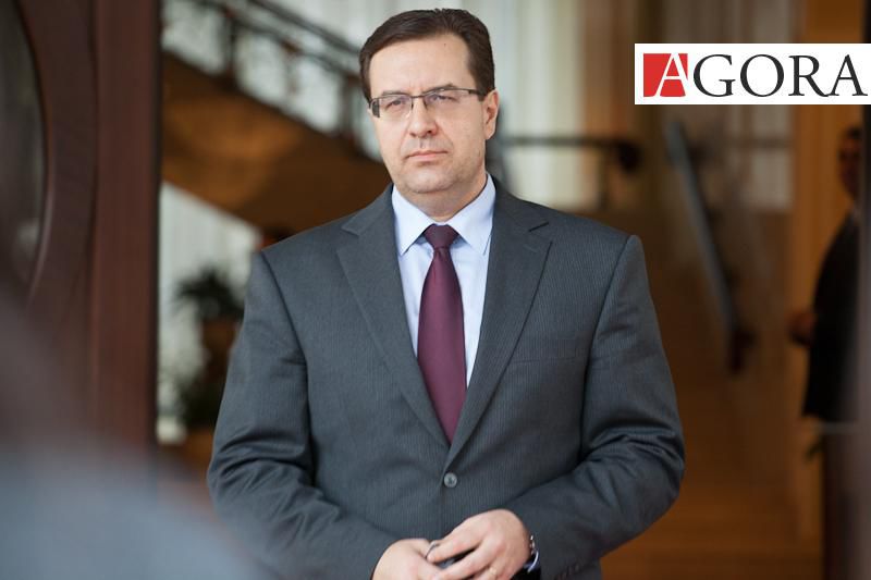 Va doresc, doamnelor şi domnişoarelor, să aveţi parte de o primăvară plină de iubire şi armonie, să fiţi înconjurate de căldură, tandreţe, zîmbete de copii, bunăstare, sănătate.