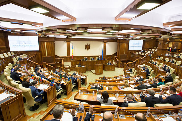 Parlamentul și-a reconfirmat votul pentru două proiecte de lege.