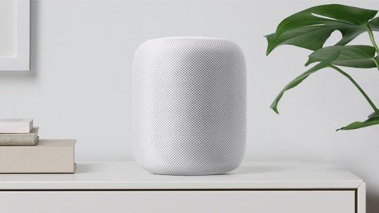 Apple HomePod arată ca o boxă wireless obişnuită însă, pe lângă faptul că redă muzică prin AirPlay 2. 
