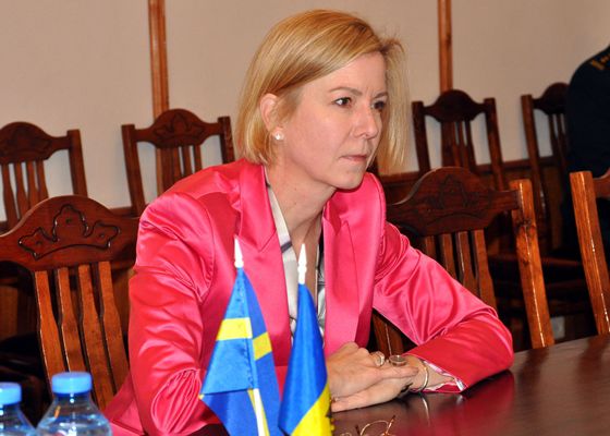 Деполитизация учреждений была бы сигналом для внешних доноров.