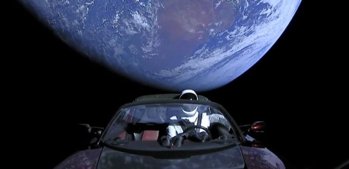 De ce și-a trimis Elon Musk mașina Tesla în spațiu.