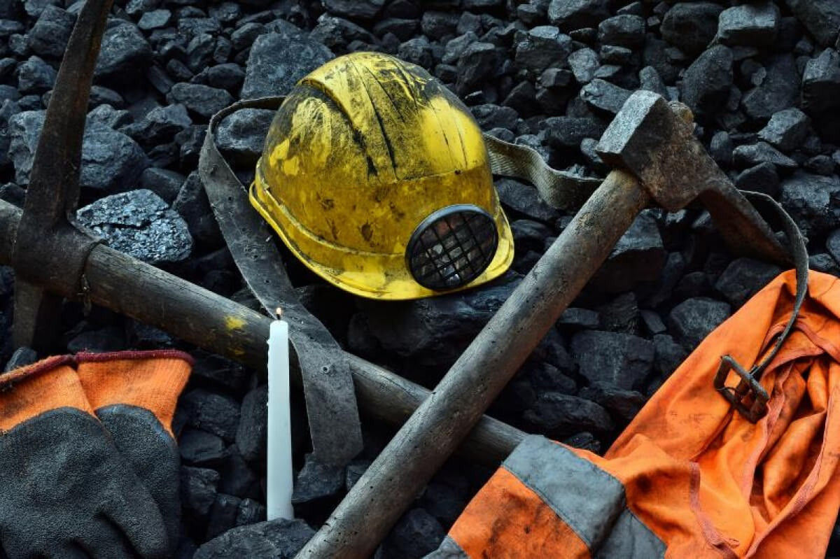 В Казахстане число погибших на шахте выросло до 45 человек.