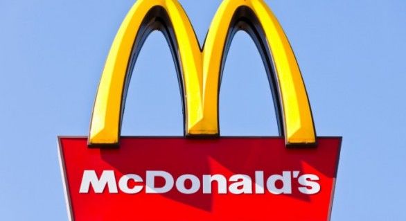 McDonald’s, de exemplu, a anunţat că toate restaurantele sale din Statele Unite vor avea ospătari.