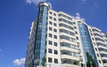 "În ceea ce priveşte piaţa primară, în urma scumpirii materialelor de construcţie, companiile de construcţii vor decide, dacă vor creşte preţurile sau nu”, explică Nicolai Ostafeiciuc.