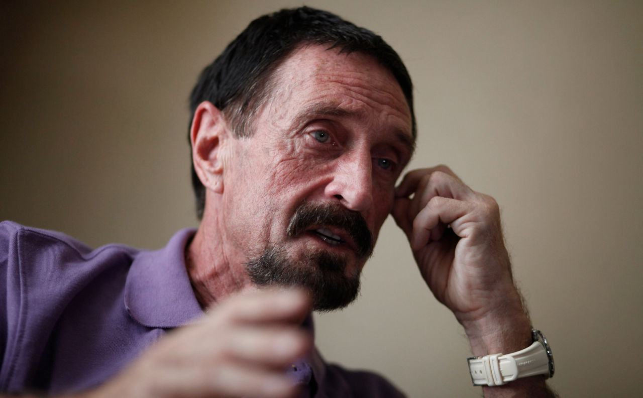 Основатель McAfee Джон Макафи инсценировал свою смерть в испанской тюрьме.