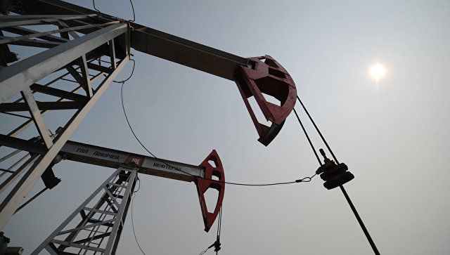 Мировые цены на нефть продолжают расти.