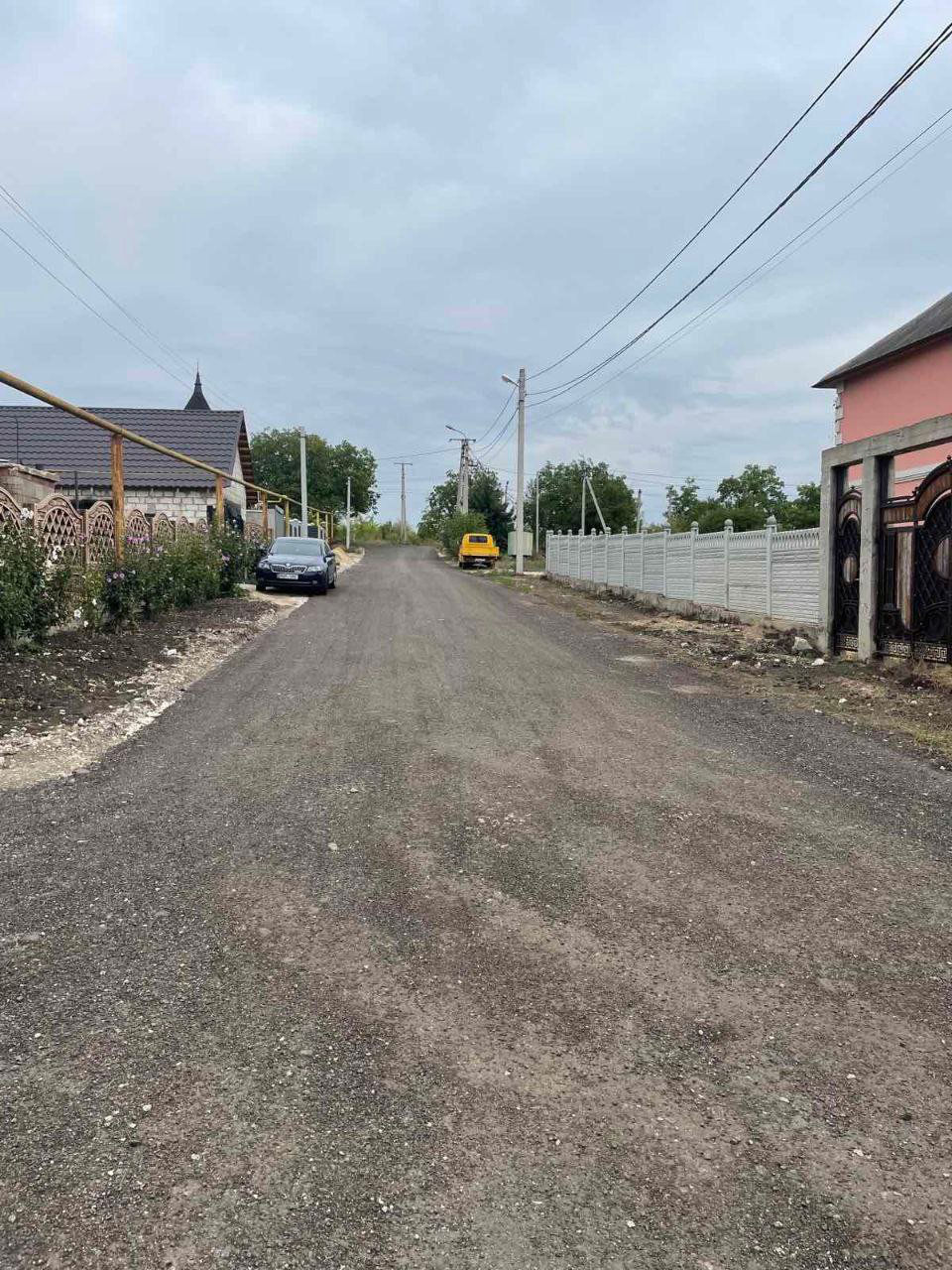 На ремонт дорог в пригородах выделено 2500 тонн прессованного асфальтобетона.