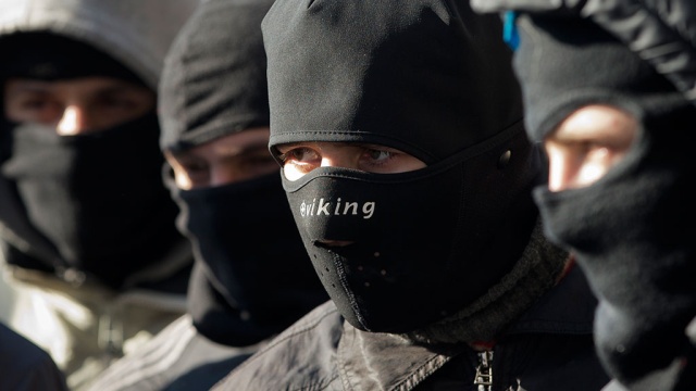 По данным ФСБ, в задачи украинцев входило налаживание контактов с представителями российских радикальных организаций.
