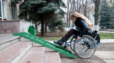 Высшее образование остается неосуществимой мечтой для молодых людей с физическими недостатками. 