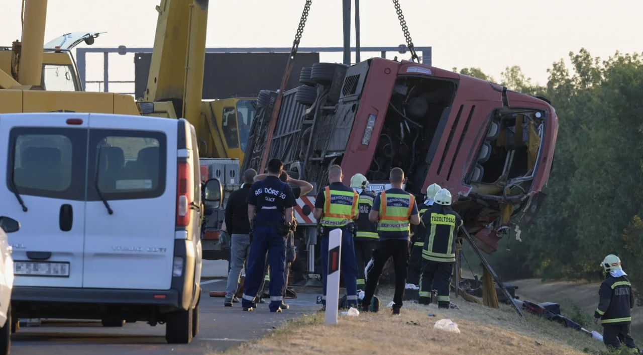 Un autobuz polonez, implicat într-un accident în Ungaria: 12 persoane au murit.