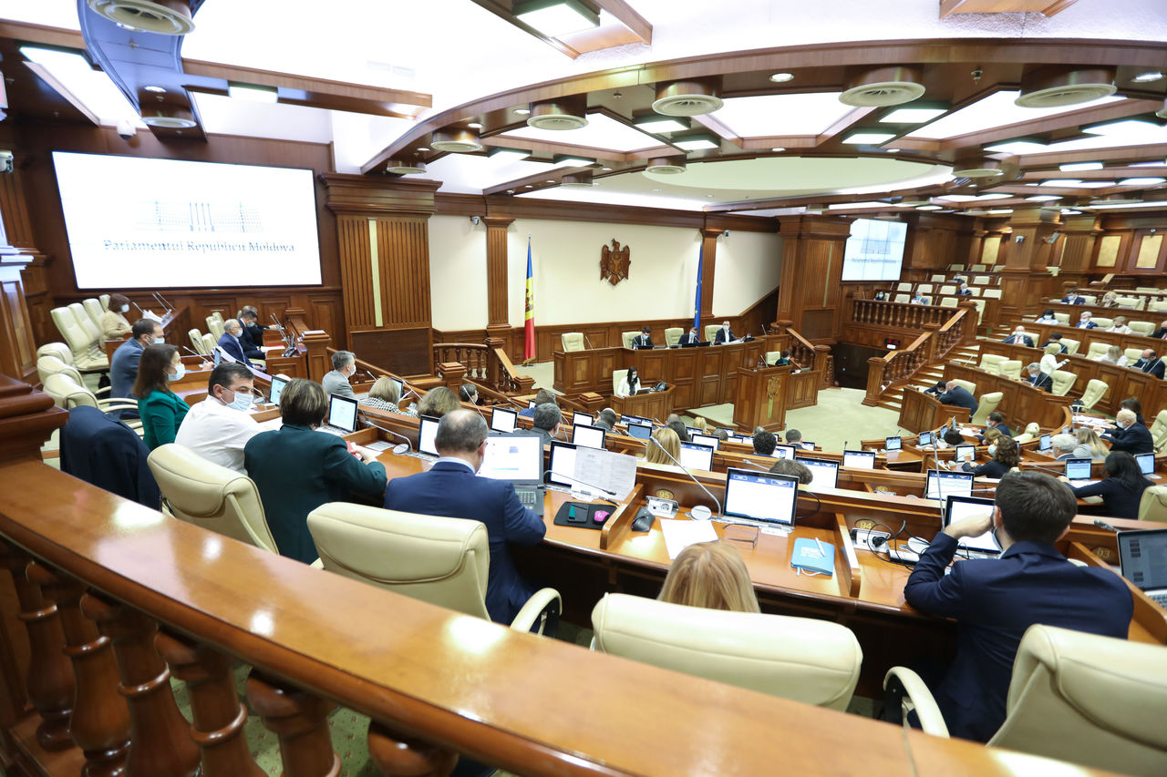 Депутаты проведут два пленарных заседания.