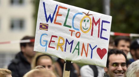Autoritățile de la Berlin au tradus în limba arabă Constituția Germaniei.
