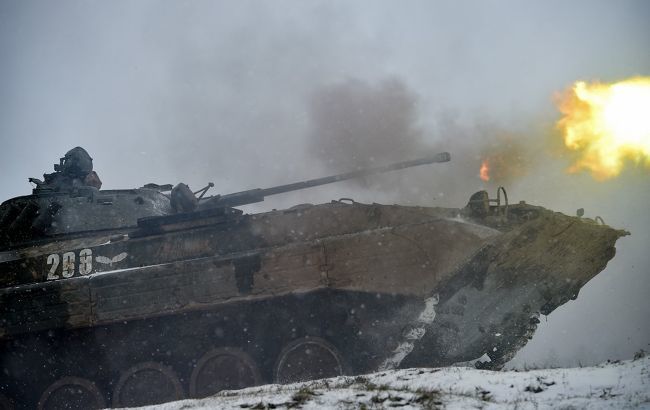Из-за взрывной волны у людей в квартирах выбило окна.