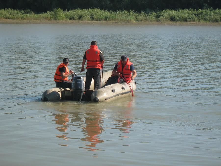 Execuţie în stil mafiot la graniţa cu România: Au fost găsite 2 trupuri pe apă. Foto simbol: BotosaniNews