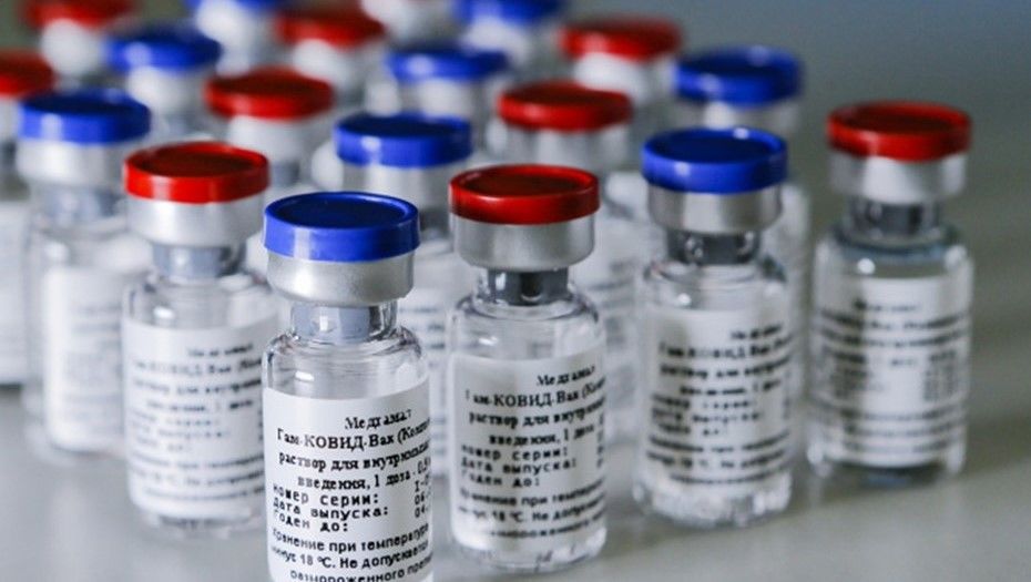 "Спутник V" будет дешевле вакцин Pfizer и Moderna.