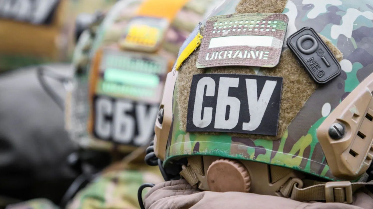 Дочь экс-министра обороны Украины подозревают в поставке товаров армии РФ.