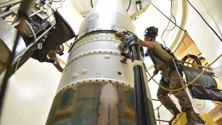 Россия и США нарастили число развернутых ядерных боеголовок.