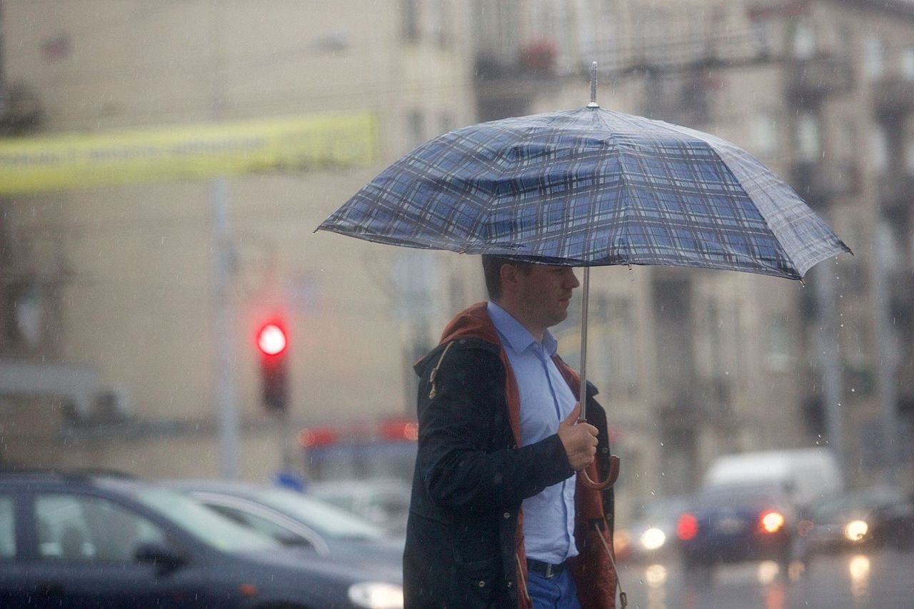 De mâine vremea se va răcori simțitor, iar ziua vom avea temperaturi situate între +11 și +16 grade Celsius.