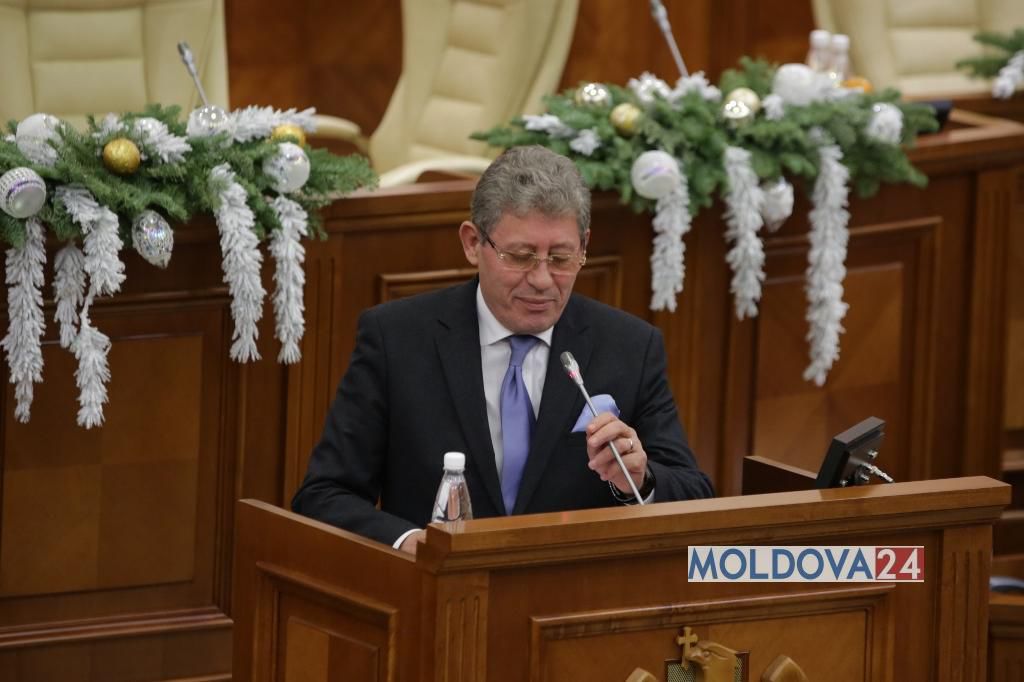 Mihai Ghimpu își expune poziția vizavi de interpretările declarațiilor lui din cadrul emisiunii Politica. Foto: moldova24.info