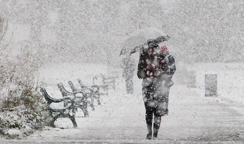 Pe 26-27 septembrie, meteorologii prognozează prima zăpadă şi rafale puternice de vînt. Meteorologii consideră această vreme necaracteristică pentru prima lună de toamnă.