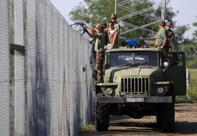В Венгрии с 15 сентября вступает в силу пакет новых законов о беженцах и границе.