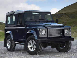 Легендарный внедорожник Land Rover Defender нельзя эксплуатировать в США, так как он не соответствует современным стандартам по безопасности и токсичности выхлопа.