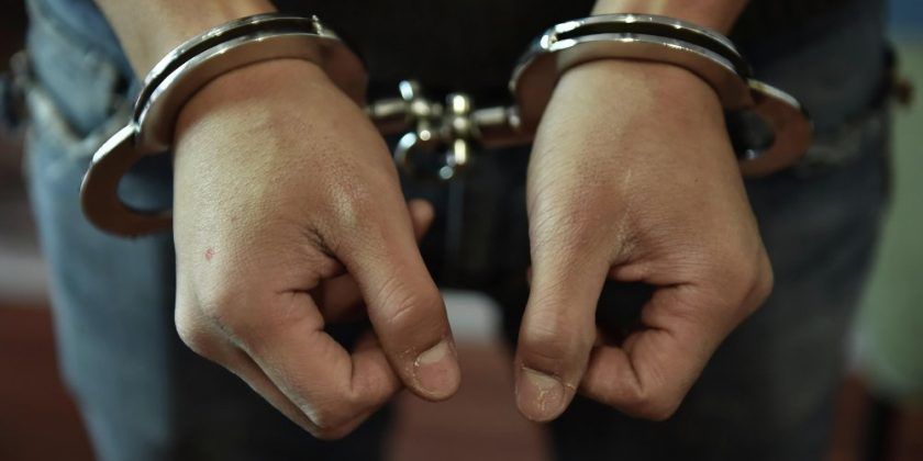 Во время задержания оборотня в погонах и его подруги, на квартире были обнаружены пять молодых женщин. 