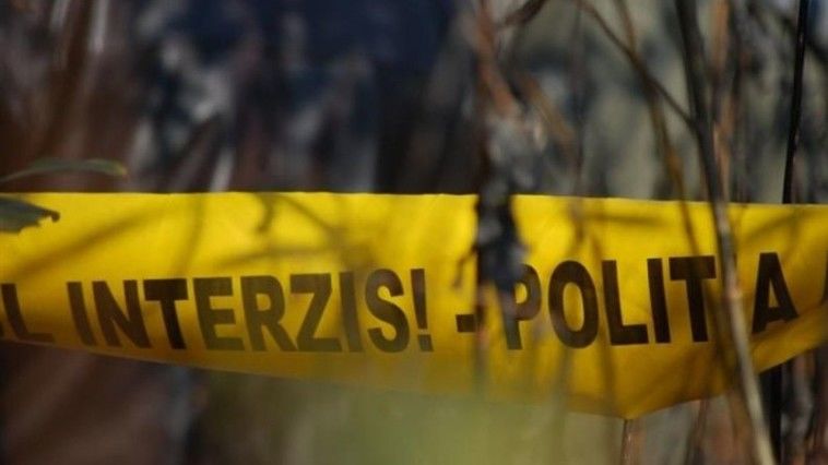 В Фалештах в лесополосе нашли повешенной 17-летнюю девушку.