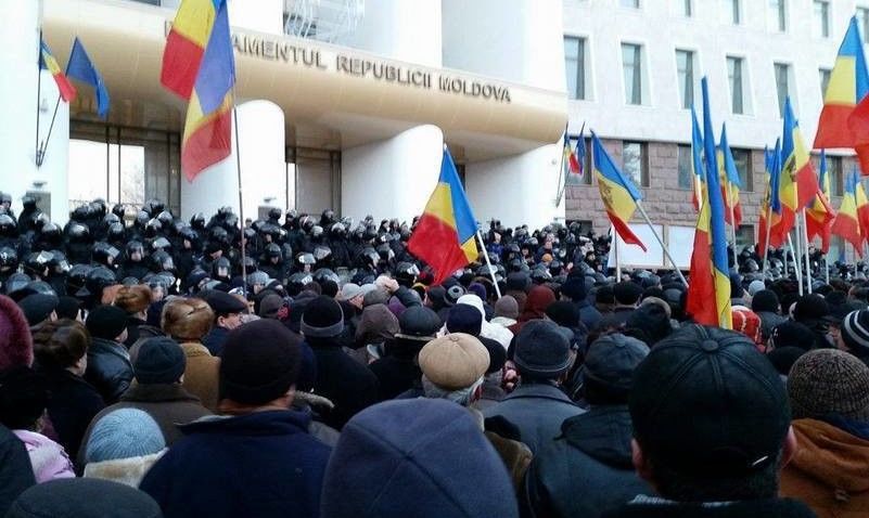 Există un dosar penal, iar mai multe persoane au calitatea de bănuit în urma violențelor din 20 ianuarie din preajma parlamentului, a declarat vineri ministrul afacerilor interne Alexandru Jizdan.