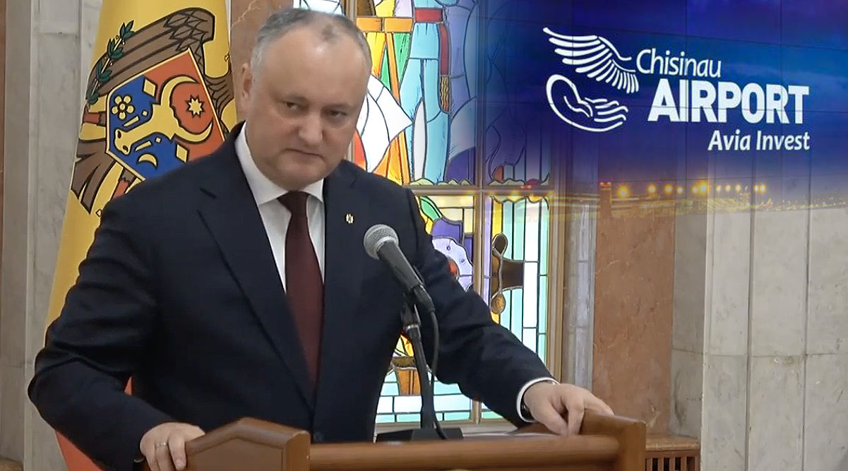 Есть три причины для расторжения контракта о концессии аэропорта, заявил Додон. Фото: Point.md.